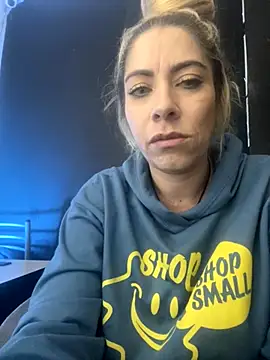 viktoria davis  online show from 12/03/25, 11:36