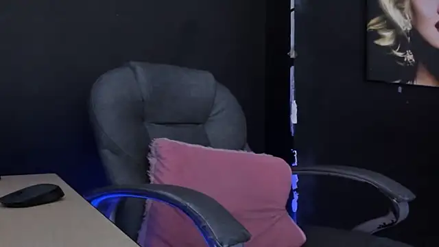 viktoria davis  online show from 02/24/26, 10:52