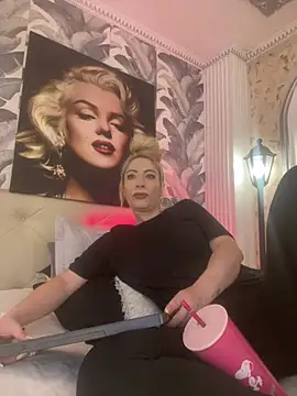 viktoria davis  online show from 06/30/26, 11:28