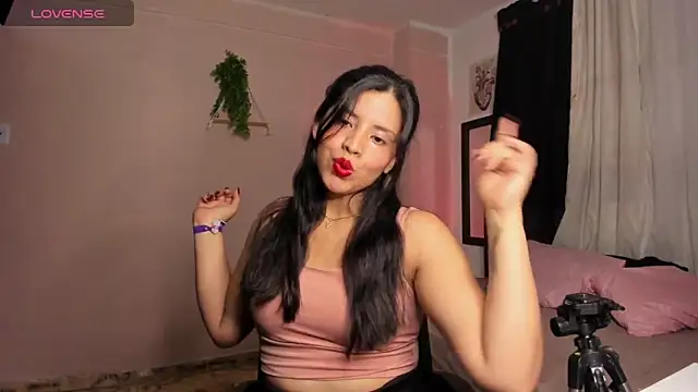 Snapshot of byanabrown chatting on 12/14/25, 03:12 byanabrown online show from 12/14/25, 03:12