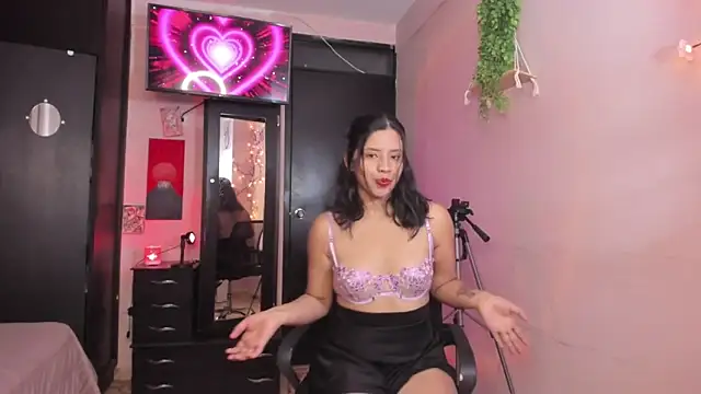 Snapshot of byanabrown chatting on 07/21/26, 12:02 byanabrown online show from 07/21/26, 12:02