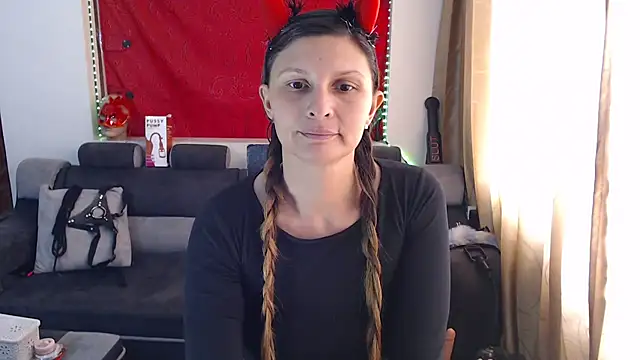 Snapshot of sachaclinford chatting on 09/23/25, 06:22 sachaclinford online show from 09/23/25, 06:22