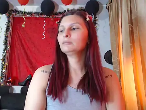 Snapshot of sachaclinford chatting on 11/26/25, 07:48 sachaclinford online show from 11/26/25, 07:48