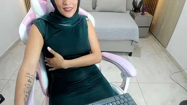 Zulema hamdi online show from 03/01/25, 02:34