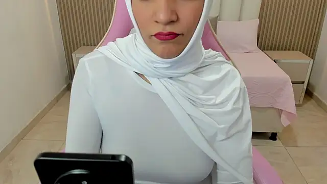 Zulema hamdi online show from 03/10/25, 02:17