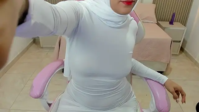 Zulema hamdi online show from 03/12/25, 06:18