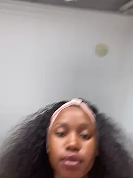 Snapshot of Go_Meg chatting on 02/07/25, 06:03 Go Meg online show from 02/07/25, 06:03