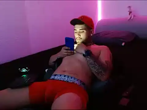 Snapshot of Lliam_2 chatting on 01/25/25, 01:30 Lliam 2 online show from 01/25/25, 01:30