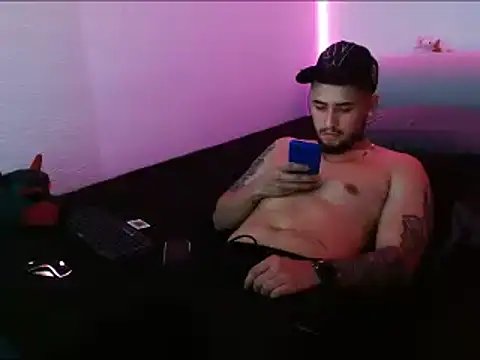 Snapshot of Lliam_2 chatting on 01/26/25, 06:58 Lliam 2 online show from 01/26/25, 06:58