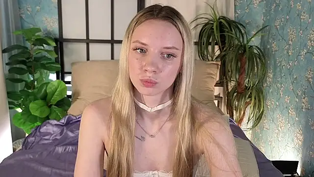 Snapshot of katt__y chatting on 06/16/26, 05:10 katt y online show from 06/16/26, 05:10