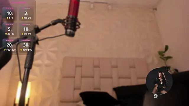 DannaJhonson1 online show from 02/21/25, 10:48