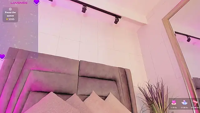 DannaJhonson1 online show from 04/13/26, 07:19