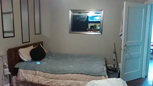 biggzee6 online show from 02/26/26, 08:08