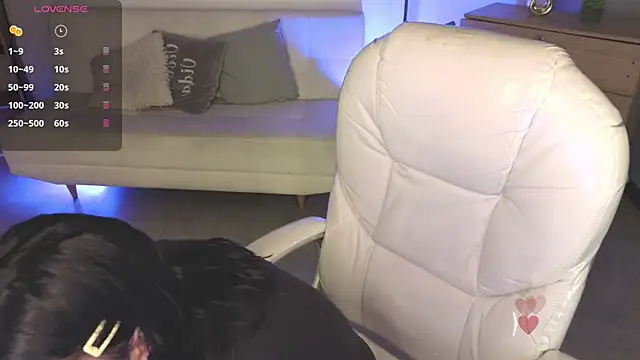 Nicole Foxx  online show from 02/23/26, 08:06