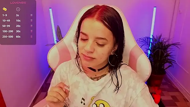 Snapshot of Nicole_Foxx_ chatting on 05/11/26, 04:48 Nicole Foxx online show from 05/11/26, 04:48