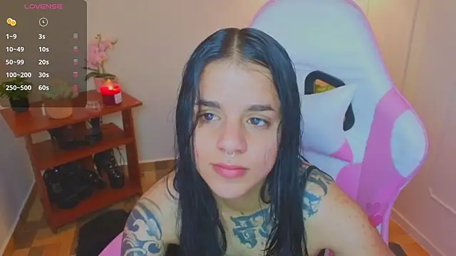 Snapshot of Nicole_Foxx_ chatting on 07/16/26, 06:03 Nicole Foxx online show from 07/16/26, 06:03