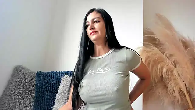 Snapshot of sofhia_daniels chatting on 09/16/25, 01:23 sofhia daniels online show from 09/16/25, 01:23
