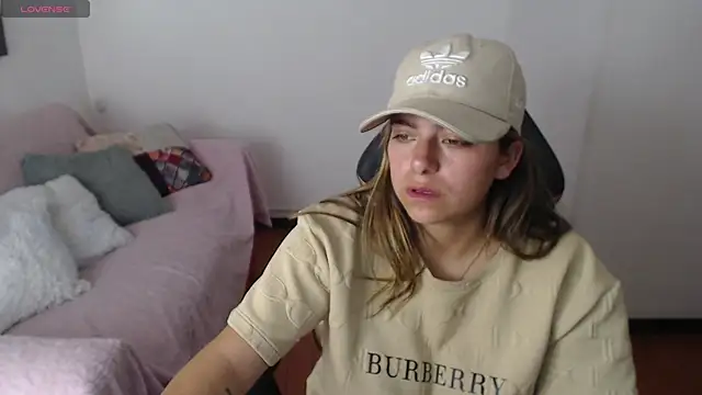 Kitten Cam online show from 12/20/25, 11:23