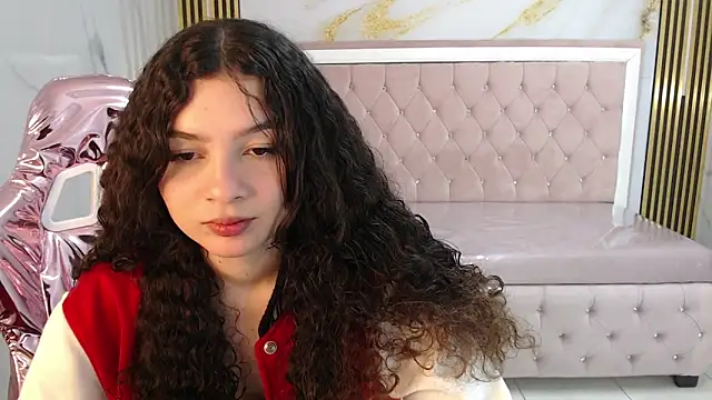 Snapshot of shalon_diaz_s chatting on 01/22/25, 01:21 shalon diaz s online show from 01/22/25, 01:21