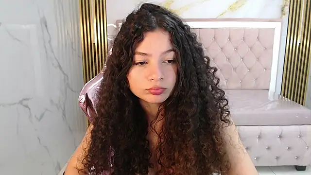 Snapshot of shalon_diaz_s chatting on 01/22/25, 04:23 shalon diaz s online show from 01/22/25, 04:23