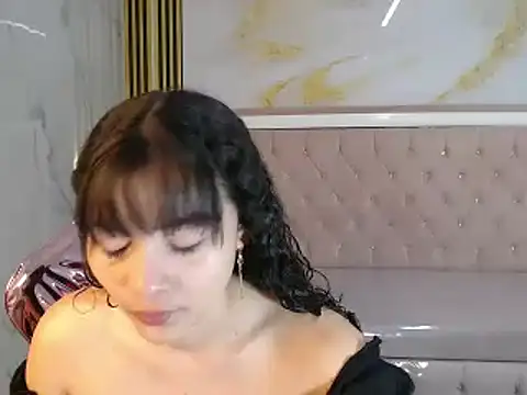 Snapshot of shalon_diaz_s chatting on 02/14/25, 01:08 shalon diaz s online show from 02/14/25, 01:08
