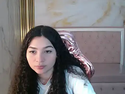 Snapshot of shalon_diaz_s chatting on 03/05/25, 01:06 shalon diaz s online show from 03/05/25, 01:06