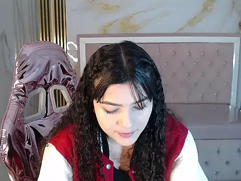 Snapshot of shalon_diaz_s chatting on 03/07/25, 01:18 shalon diaz s online show from 03/07/25, 01:18