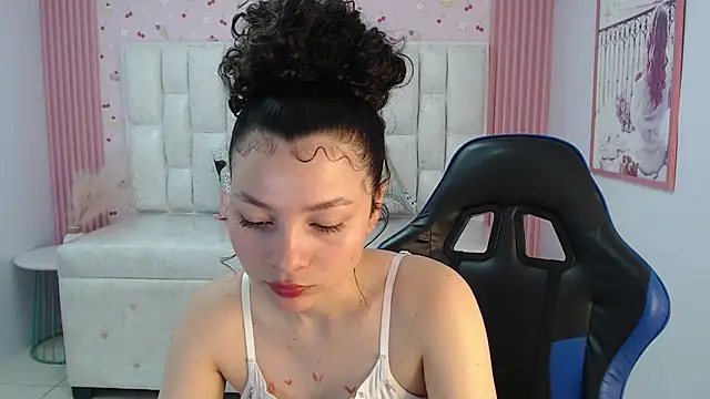 Snapshot of shalon_diaz_s chatting on 09/13/25, 01:16 shalon diaz s online show from 09/13/25, 01:16