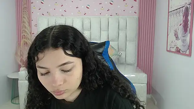 Snapshot of shalon_diaz_s chatting on 09/30/25, 01:16 shalon diaz s online show from 09/30/25, 01:16