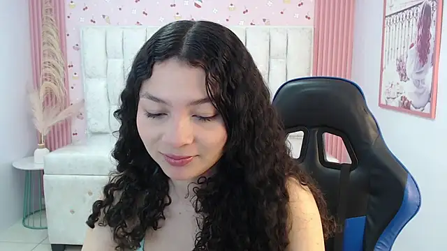 Snapshot of shalon_diaz_s chatting on 10/02/25, 01:07 shalon diaz s online show from 10/02/25, 01:07
