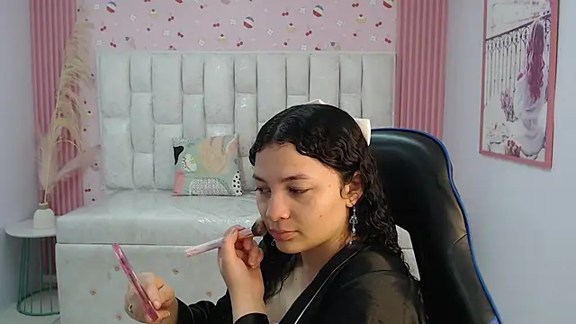 Snapshot of shalon_diaz_s chatting on 10/06/25, 01:08 shalon diaz s online show from 10/06/25, 01:08