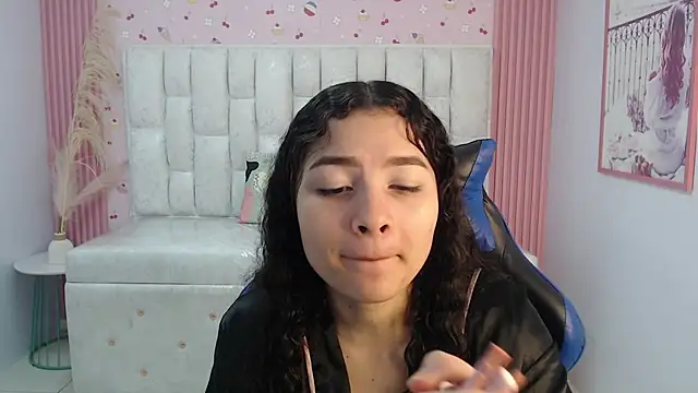 Snapshot of shalon_diaz_s chatting on 10/08/25, 01:31 shalon diaz s online show from 10/08/25, 01:31
