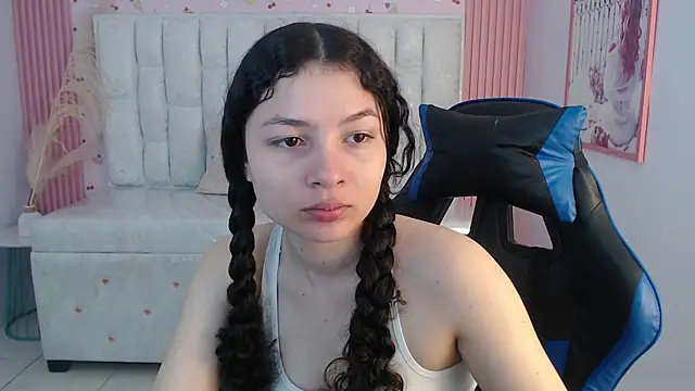 Snapshot of shalon_diaz_s chatting on 10/14/25, 01:23 shalon diaz s online show from 10/14/25, 01:23