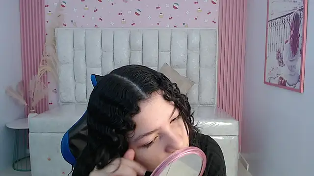 shalon diaz s online show from 10/30/25, 01:12