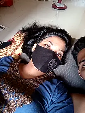 Hot couple 1 online show from 09/21/25, 09:11