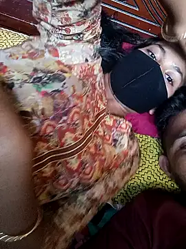 Hot couple 1 online show from 03/23/26, 06:06