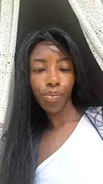 Snapshot of melangelo17 chatting on 02/05/25, 01:44 melangelo17 online show from 02/05/25, 01:44