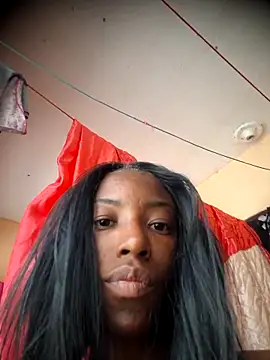 Snapshot of melangelo17 chatting on 11/19/25, 04:18 melangelo17 online show from 11/19/25, 04:18