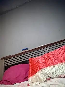 Snapshot of melangelo17 chatting on 02/15/26, 08:05 melangelo17 online show from 02/15/26, 08:05