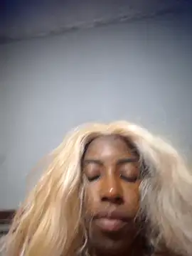 Snapshot of melangelo17 chatting on 03/03/26, 01:28 melangelo17 online show from 03/03/26, 01:28