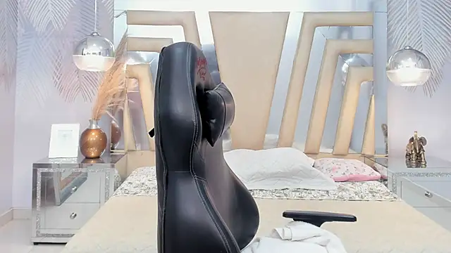 LIA SWAN  online show from 01/27/25, 03:15