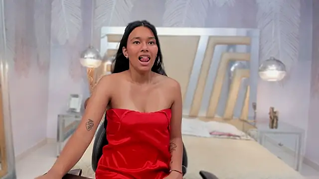 LIA SWAN  online show from 02/06/25, 04:10