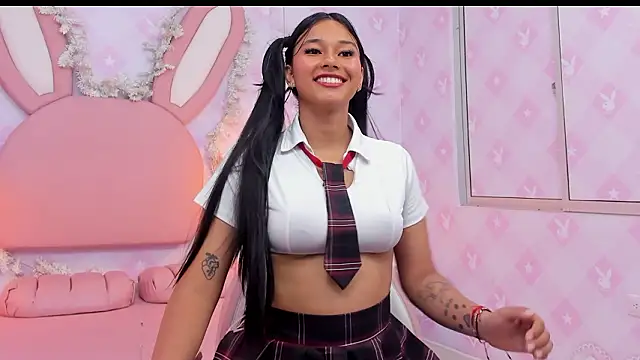 LIA SWAN  online show from 02/01/26, 04:00