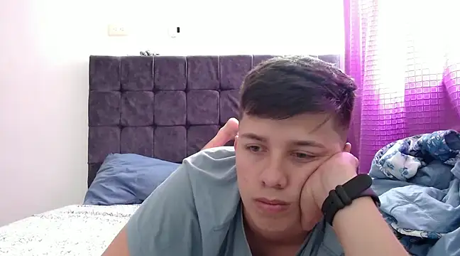 Snapshot of Alan_red chatting on 01/20/25, 07:25 Alan red online show from 01/20/25, 07:25