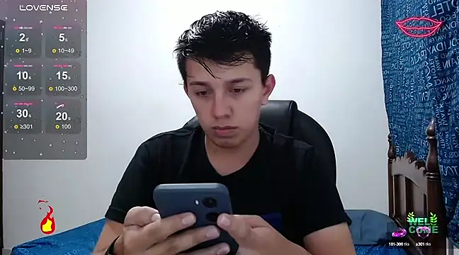 Snapshot of Alan_red chatting on 02/17/25, 01:15 Alan red online show from 02/17/25, 01:15