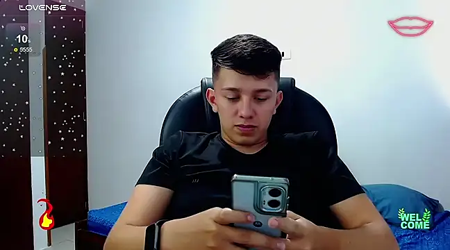 Snapshot of Alan_red chatting on 02/21/25, 08:49 Alan red online show from 02/21/25, 08:49