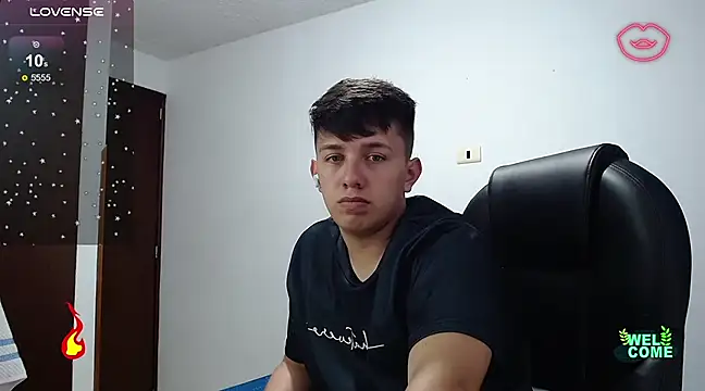 Snapshot of Alan_red chatting on 02/24/25, 05:54 Alan red online show from 02/24/25, 05:54