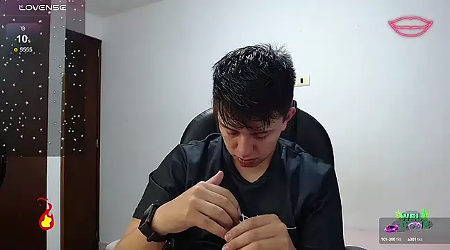 Snapshot of Alan_red chatting on 03/06/25, 01:37 Alan red online show from 03/06/25, 01:37