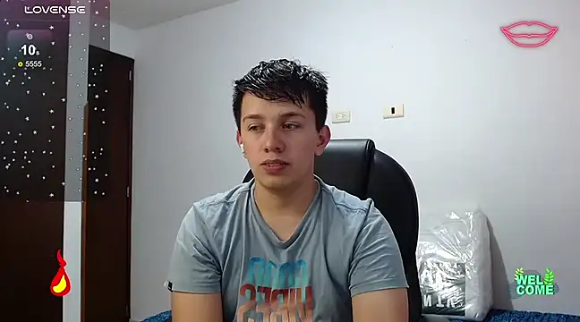 Snapshot of Alan_red chatting on 03/23/25, 02:37 Alan red online show from 03/23/25, 02:37