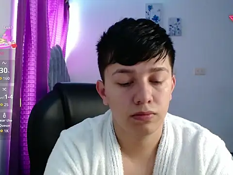 Snapshot of Alan_red chatting on 09/19/25, 12:28 Alan red online show from 09/19/25, 12:28